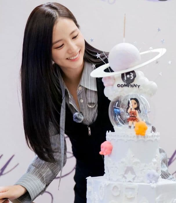 jisoo_rayakan_ulang_tahun_member_blackpink_kompak_beri_ucapan_manis