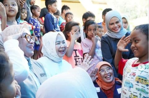 menteri_pppa_tinjau_trauma_healing_anak_korban_banjir_di_langkat