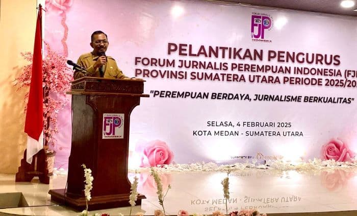 pelantikan_pengurus_fjpi_sumut_pj_gubsu_sebut_jurnalis_bukan_pekerjaan_mudah_