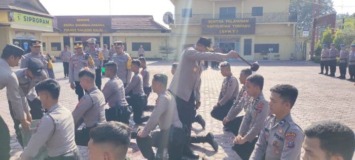 polres_tanjung_balai_sambut_15_bintara_baru