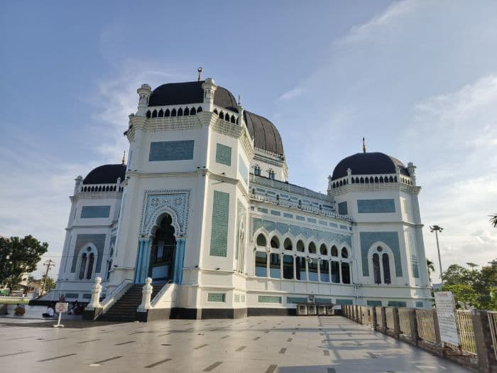bukan_yang_tertua_lantas_apa_istimewanya_masjid_raya_almashun_medan