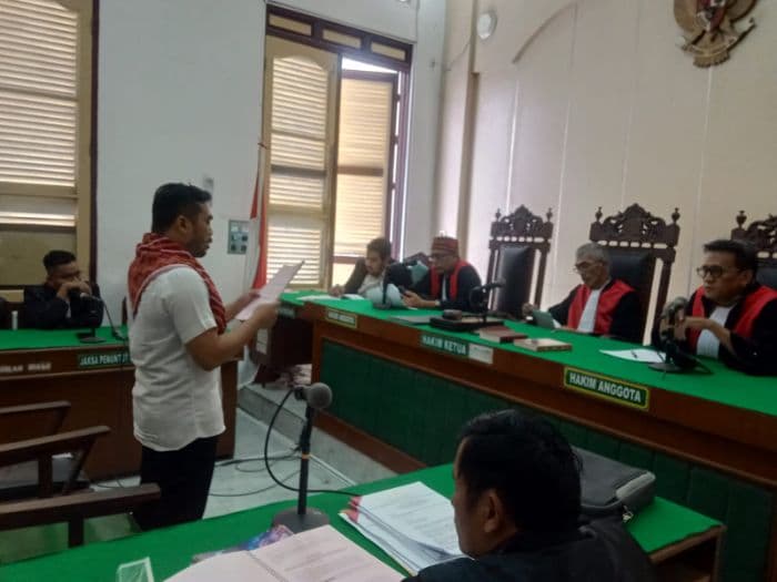 dituntut_dua_tahun_penjara_kasus_korupsi_video_profil_desa_di_karo_terdakwa_minta_keadilan