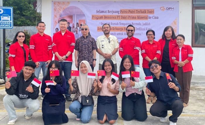 enam_siswa_dairi_terbang_ke_china_beasiswa_pt_dpm_angkatan_iv_resmi_diberangkatkan