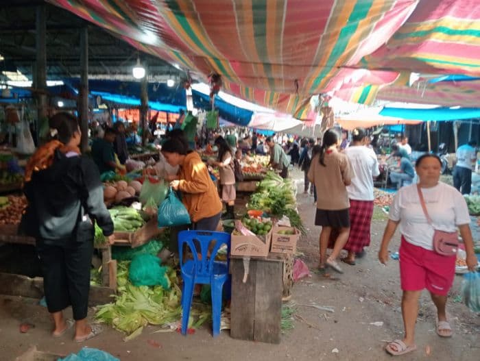 harga_bahan_pokok_di_pasar_pangururan_samosir_fluktuatif_cabai_turun_drastis_awal_maret_2026