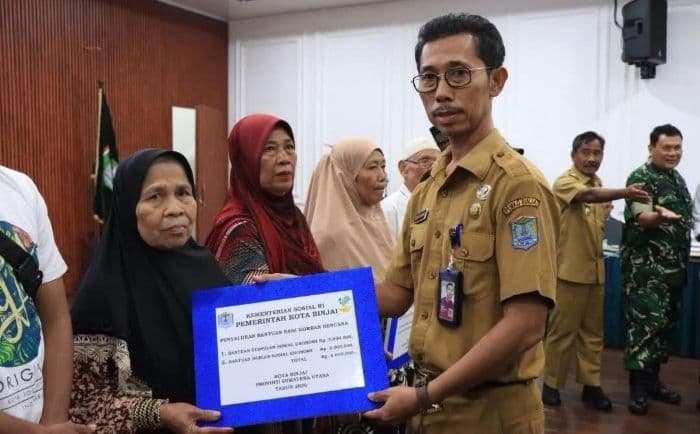 pemulihan_pascabencana_bantuan_perbaikan_rumah_tahap_ii_diserahkan_kepada_warga_binjai