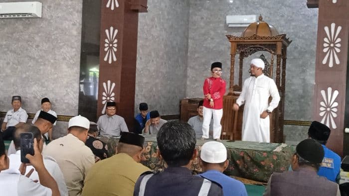 safari_dakwah_di_labura_ustadz_angling_darma_dan_daus_mini_ajak_jamaah_bantu_aceh_tamiang