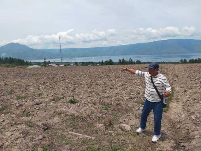sengketa_lahan_di_parbaba_dolok_warga_keluhkan_pipa_air_pemkab_samosir_tanpa_ganti_rugi