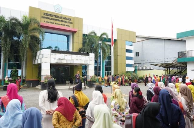 hardiknas_jadi_momentum_menyalakan_semangat_serta_refleksi_untuk_memperkuat_dan_memajukan_pendidikan