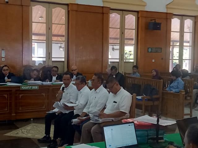 hari_ini_empat_terdakwa_korupsi_citraland_hadapi_tuntutan_jpu_kejati_sumut_di_pn_medan