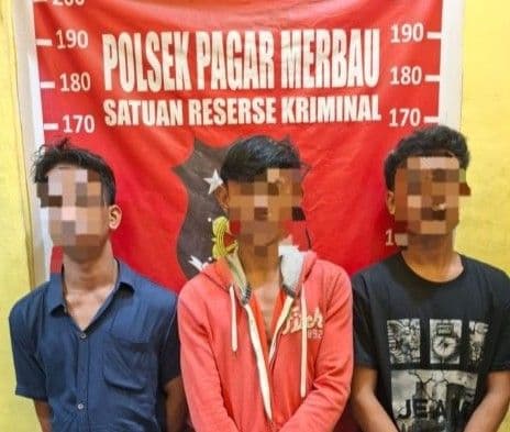 tiga_pemuda_diamankan_di_deli_serdang_temukan_sajam_dan_pemukul_bisbol