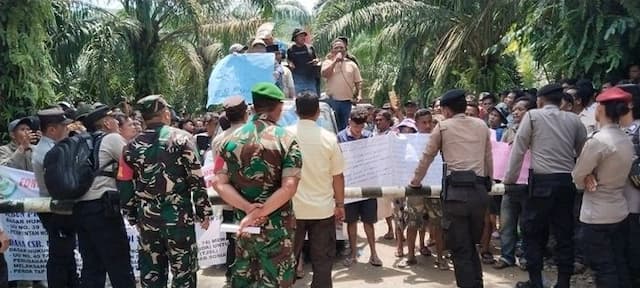 warga_kolang_geruduk_pt_tas_di_tapteng_tuntut_csr_hingga_perbaikan_lingkungan