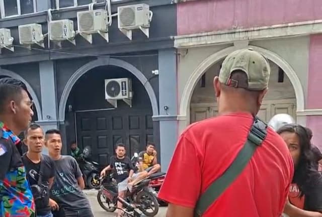 buruh_bongkar_muat_di_pematangsiantar_mengaku_diintimidasi_oknum_berseragam_loreng_saat_negosiasi_upah