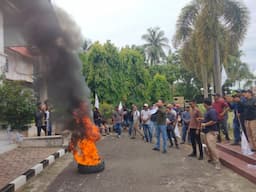 hasil_laut_terancam_dan_kerap_diitimidasi_nelayan_kerang_tradisional_asahan_unjukrasa