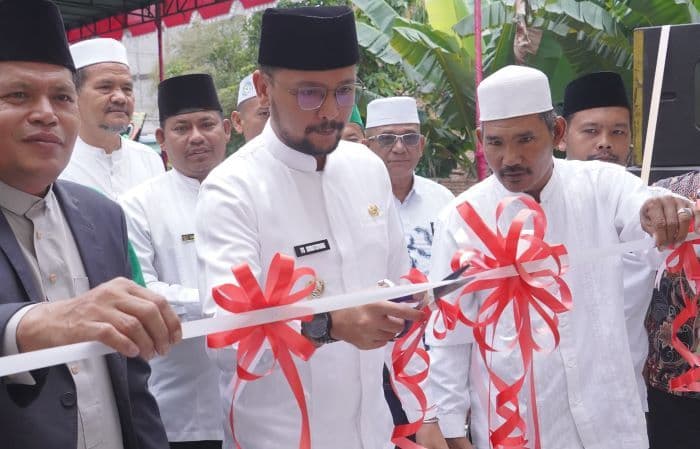 bupati_labusel_resmikan_masjid_al_muslim_ajak_warga_makmurkan_rumah_ibadah