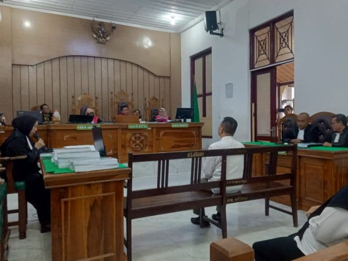 lima_terdakwa_kasus_suap_pppk_langkat_dituntut_15_tahun_penjara_lbh_medan_sangat_ringan