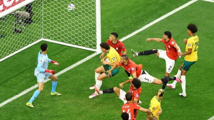 australia_tahan_imbang_mesir_11_laga_berlanjut_ke_babak_extra_time