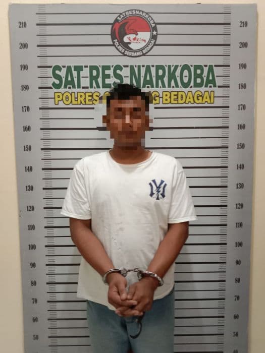 sikat_jaringan_narkoba_satres_narkoba_polres_sergai_gulung_tiga_pelaku_di_dolok_masihul_
