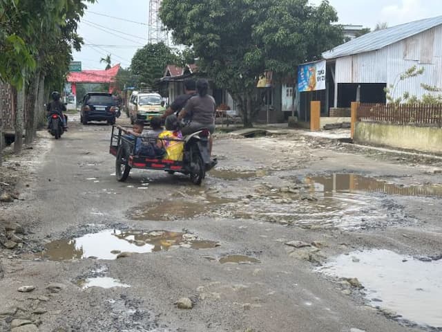wisata_air_berkuah_lumpur_potret_buta_huruf_pemkab_simalungun_terhadap_infrastruktur_karang_anyer