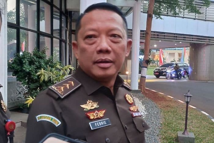 tni_jaga_ketat_rumah_jampidsus_febrie_adriansyah_diduga_terkait_upaya_penggeledahan_polisi