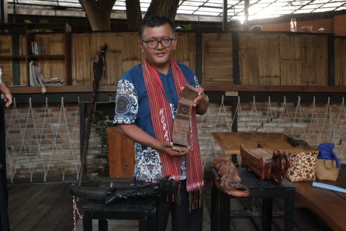 aksara_batak_toba_jadi_bukti_tingginya_peradaban_nenek_moyang
