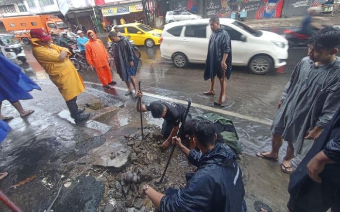 hujan_deras_jalan_di_binjai_kota_kembali_tergenang_banjir