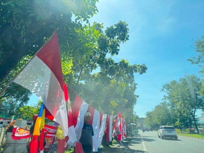 jelang_hut_ri_pemasangan_bendera_merah_putih_di_lubuk_pakam_masih_minim