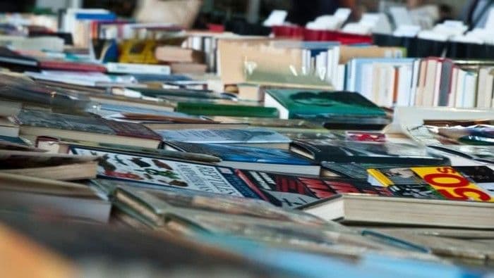 serangan_rusia_musnahkan_gudang_penerbit_di_ukraina_delapan_juta_buku_ludes_terbakar