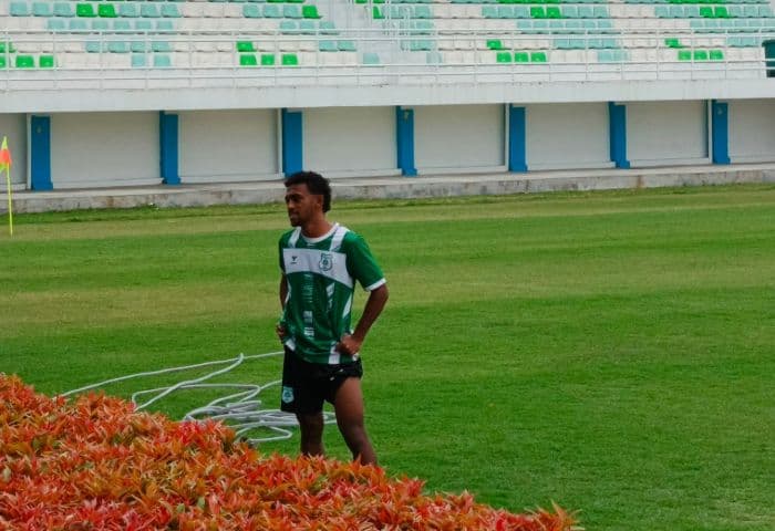 sempat_cedera_ari_maring_kembali_berlatih_dengan_psms