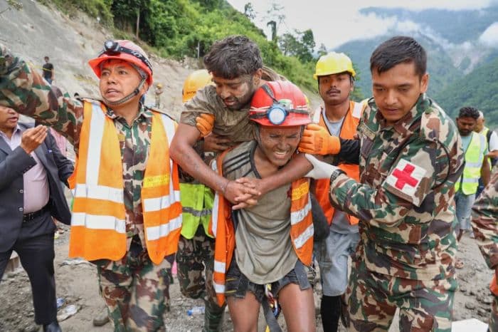 9_hari_terjebak_di_terowongan_dua_pekerja_plta_nepal_ditemukan_hidup