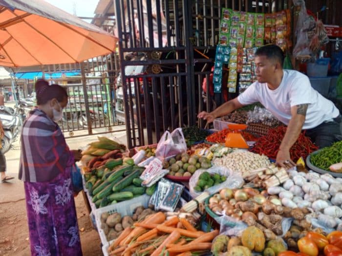 cabai_di_toba_rp70_ribu_per_kg_pedagang_keluhkan_dapur_mbg_beli_langsung_ke_pengepul