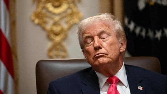 lagi_trump_tertangkap_kamera_tidur_saat_bahas_perang_tarif_dagang_