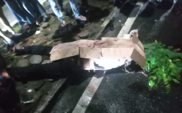 diduga_mengantuk_pengendara_sepeda_motor_tewas_usai_tabrak_pohon_di_jalan_gatot_subroto_medan