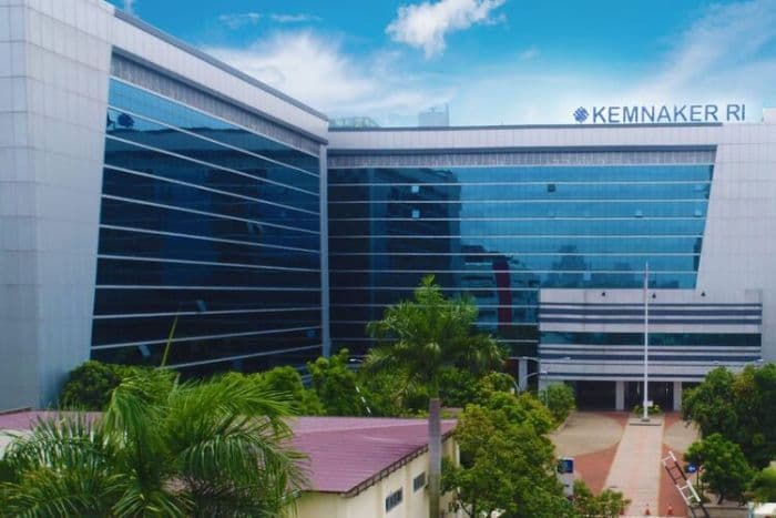 kemnaker_buka_magang_hub_2025_gaji_setara_umk_dan_sertifikat_resmi