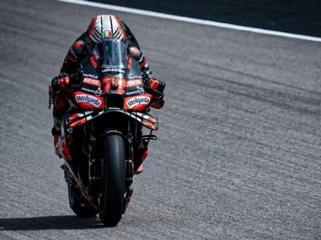 marco_bezzecchi_juara_sprint_race_mandalika_2025_klasemen_motogp_kian_ketat