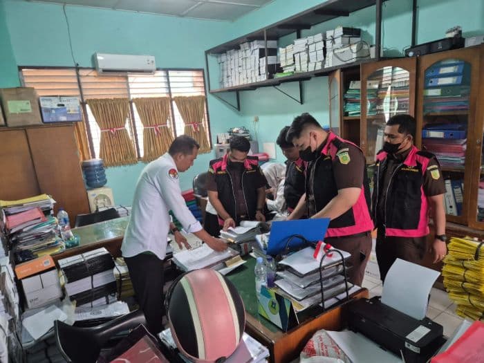 kejari_deli_serdang_geledah_kantor_kemenag_usut_dugaan_korupsi_dana_bos_madrasah