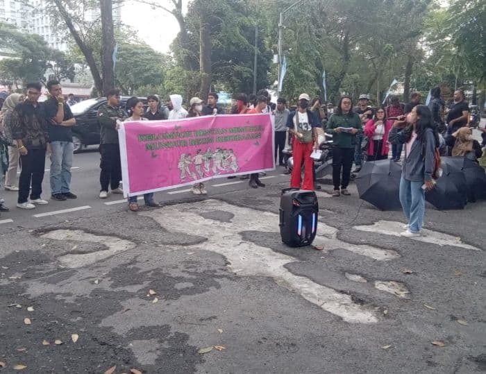 aksi_16_haktp_di_medan_organisasi_perempuan_desak_penghapusan_kekerasan_terhadap_perempuan
