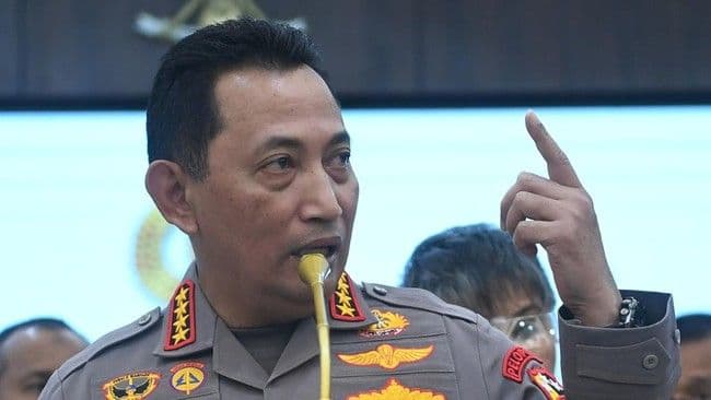 kapolri_kayu_terseret_banjir_di_acehsumatera_diduga_hasil_tebangan
