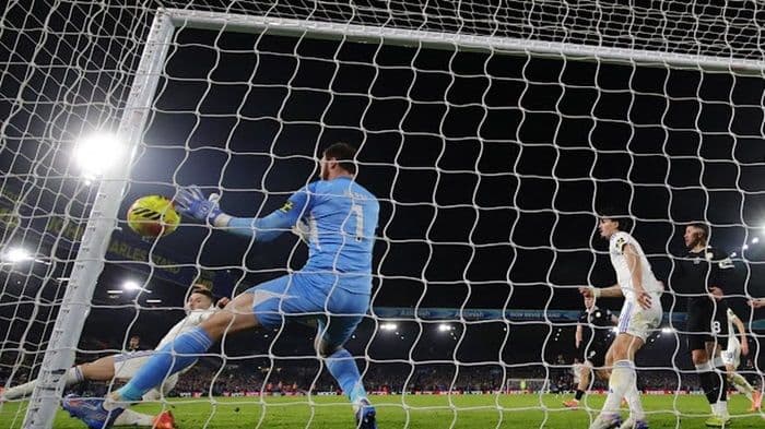 leeds_united_hajar_chelsea_31_kebangkitan_mengejutkan_dari_tim_zona_merah