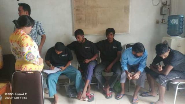 lima_warga_rohingya_terdampar_di_labura_dan_diantar_ke_imigrasi_tanjung_balai