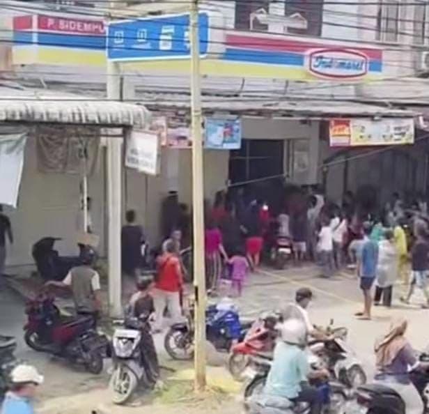 polisi_pulangkan_16_warga_terduga_penjarahan_ritel_modern_di_sibolga