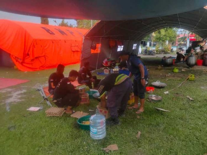 puluhan_personel_bpbd_binjai_turun_bantu_penanganan_banjir_besar_di_langkat