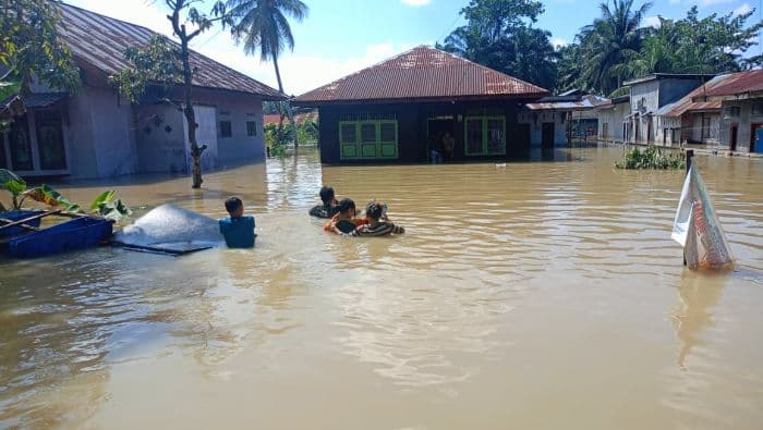 update_banjir_di_langkat_437480_jiwa_terdampak_19434_mengungsi_11_warga_meninggal