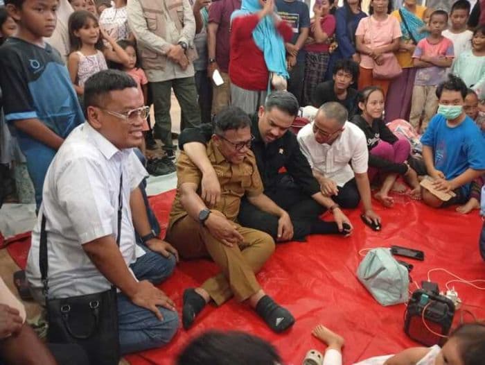zulhas_dan_maman_abdulrahman_kirim_bantuan_pangan_korban_bencana_tapteng_lewat_kri