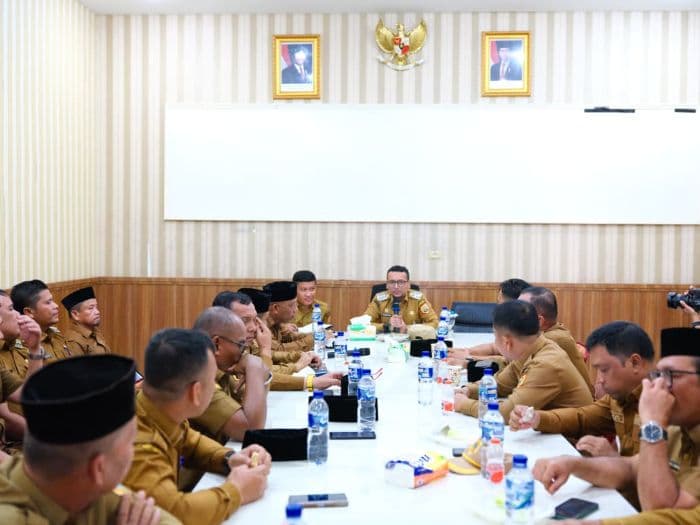 awal_tahun_2026_bupati_fery_sahputra_simatupang_tegaskan_tingkatkan_kinerja_pelayanan_publik_di_labusel