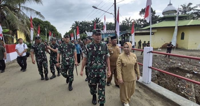 diresmikan_pangdam_i_bukit_barisan_jembatan_aramco_sei_litur_tasik_langkat_mulai_dioperasikan