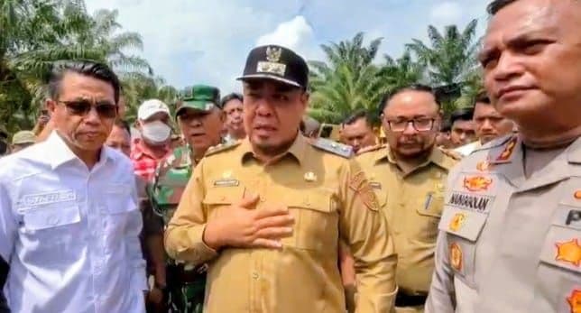kelompok_tani_pasang_portal_sengketa_600_hektare_lahan_pt_socfindo_memanas_di_batu_bara
