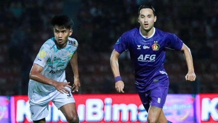 persik_kediri_vs_persib_bandung_babak_pertama_imbang_00_adu_taktik_hodak_vs_reina