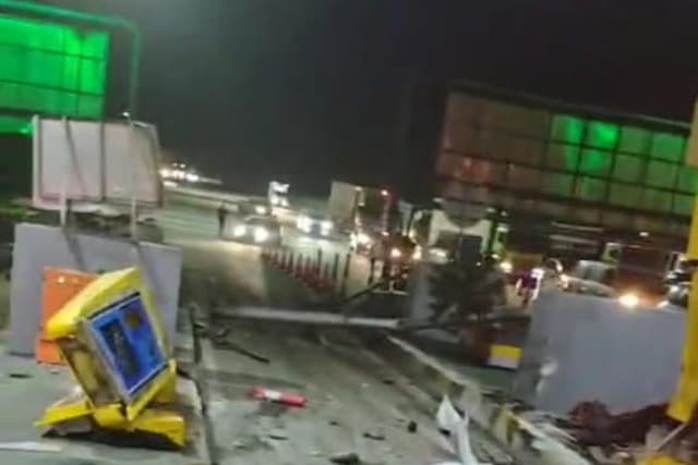 kecelakaan_beruntun_di_gerbang_tol_telan_8_korban_jiwa_11_orang_luka