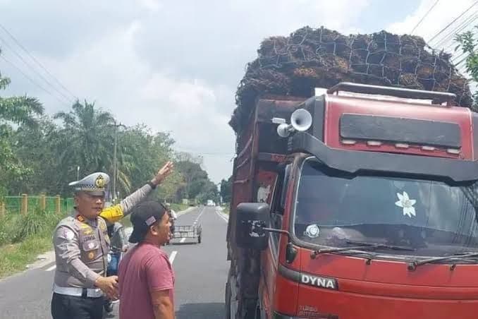 pemkab_simalungun_tegaskan_penindakan_kendaraan_odol_demi_lindungi_infrastruktur_jalan