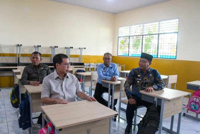 rehabilitasi_sd_di_deli_serdang_rampung_wabup_dan_anggota_dpr_ri_resmikan_fasilitas_pendidikan